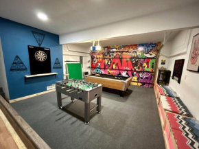Perfect Vacation Home with Game Room Theater Hot Tub